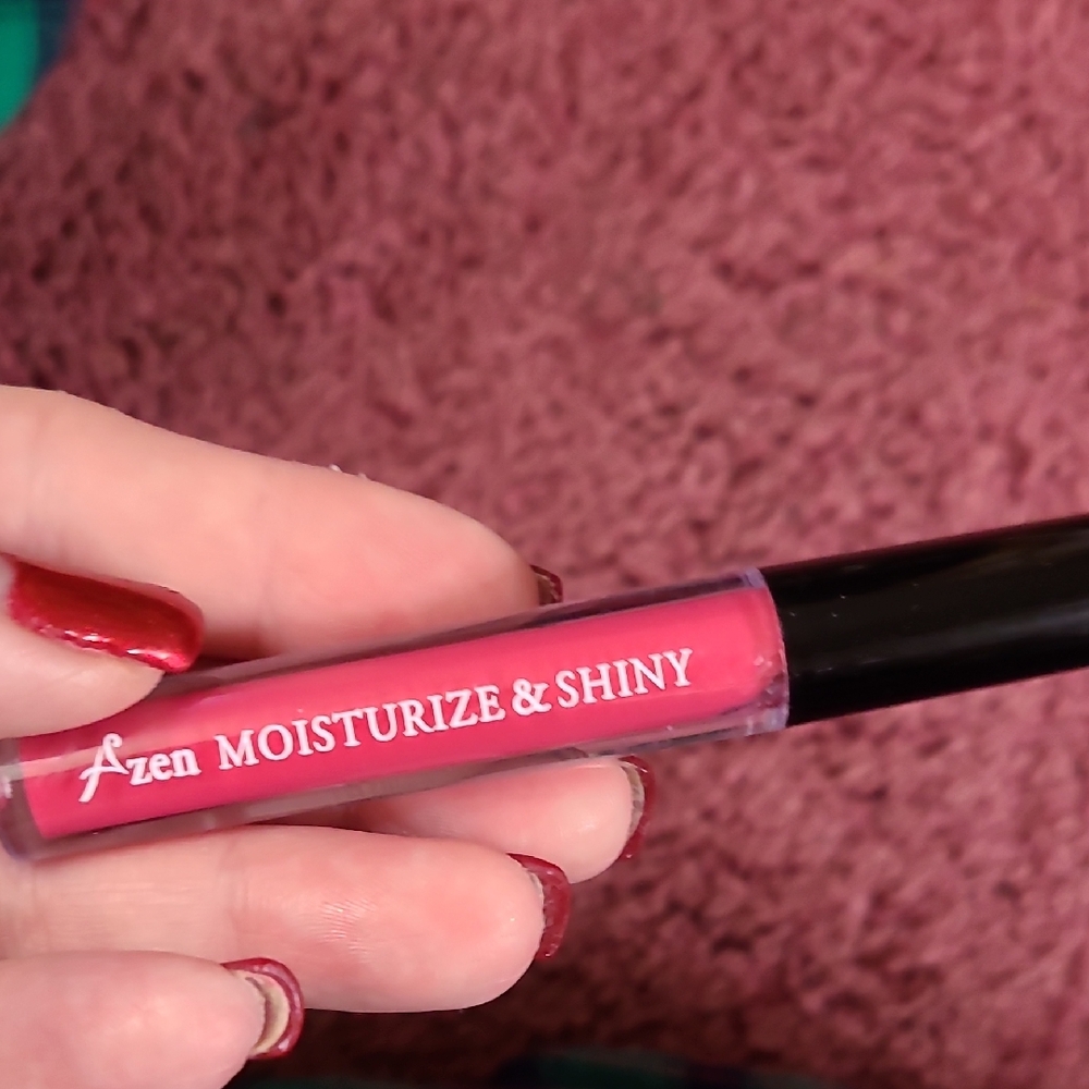 Moisturize & Shiny Lip Gloss — Bright Pink